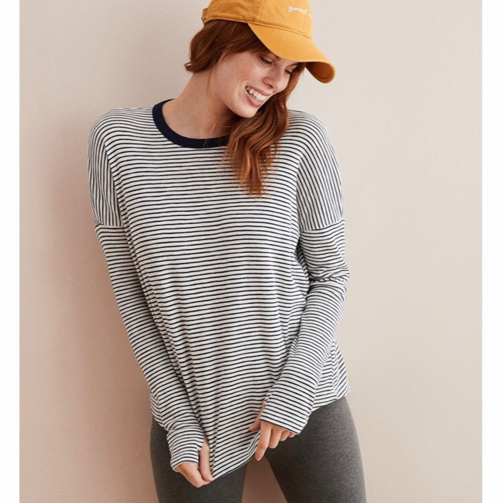 American Eagle light weight sweater